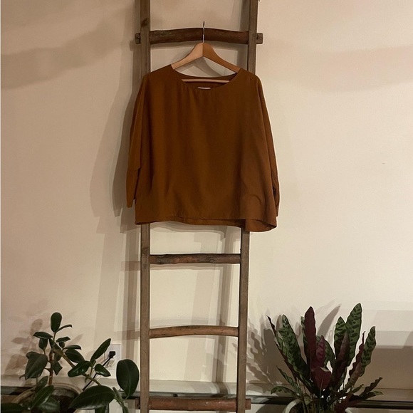 Jamie + The Jones Raw Silk Top in Pumpkin - Picture 4 of 7